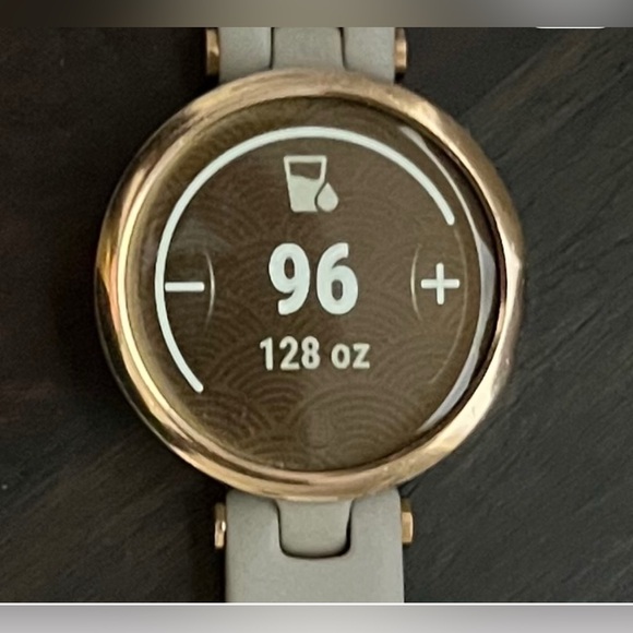 GARMIN LILY SPORT GPS Smartwatch Rose Gold - Picture 5 of 12